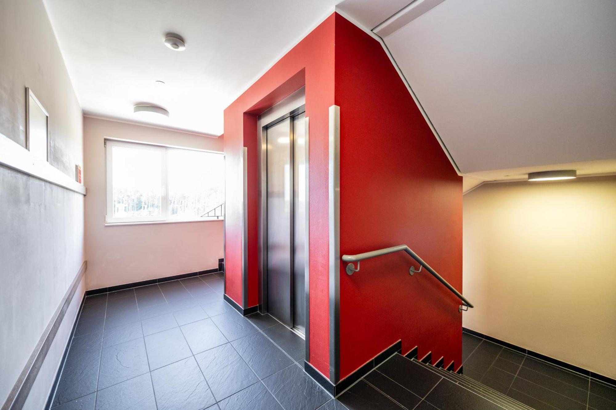 Serways Hotel Feucht Ost Exterior foto